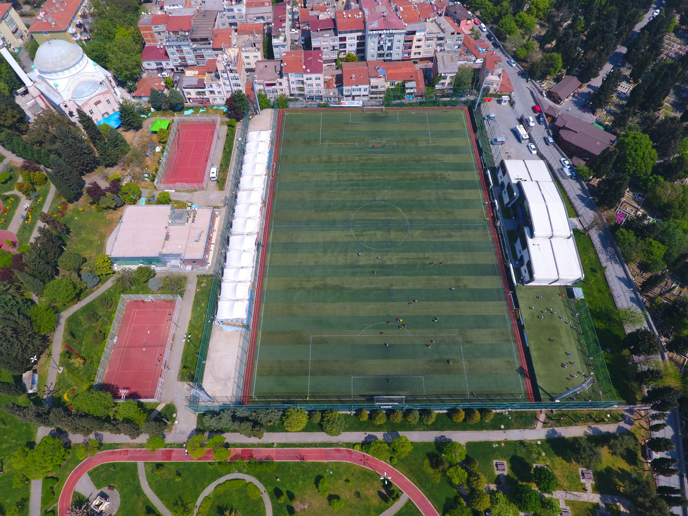 Hasan Doğan ve Merkezefendi Spor Tesisleri