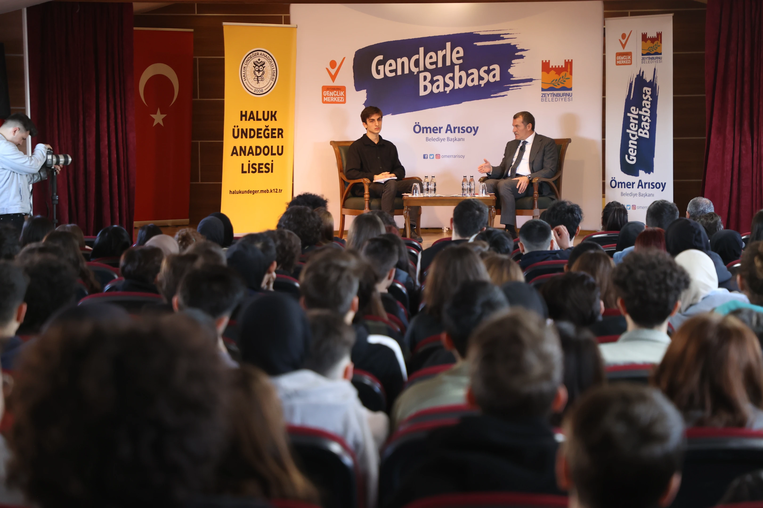 Gençlerle Başbaşa